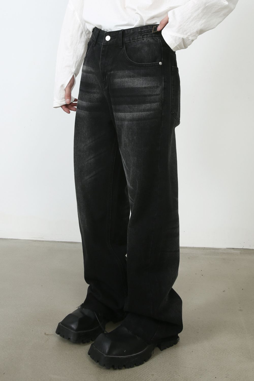Men's Frayed Hem Jeans