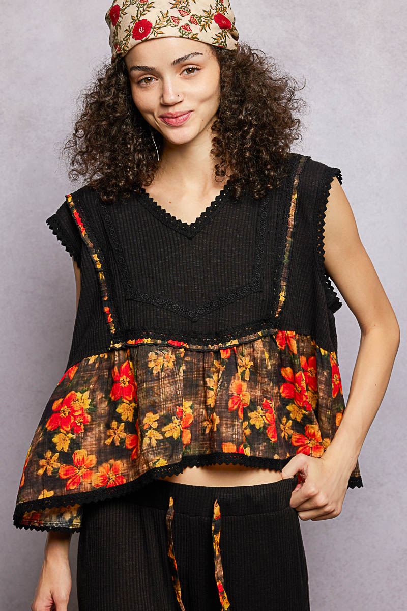 Lace Detail Floral Cropped Ruffled Top