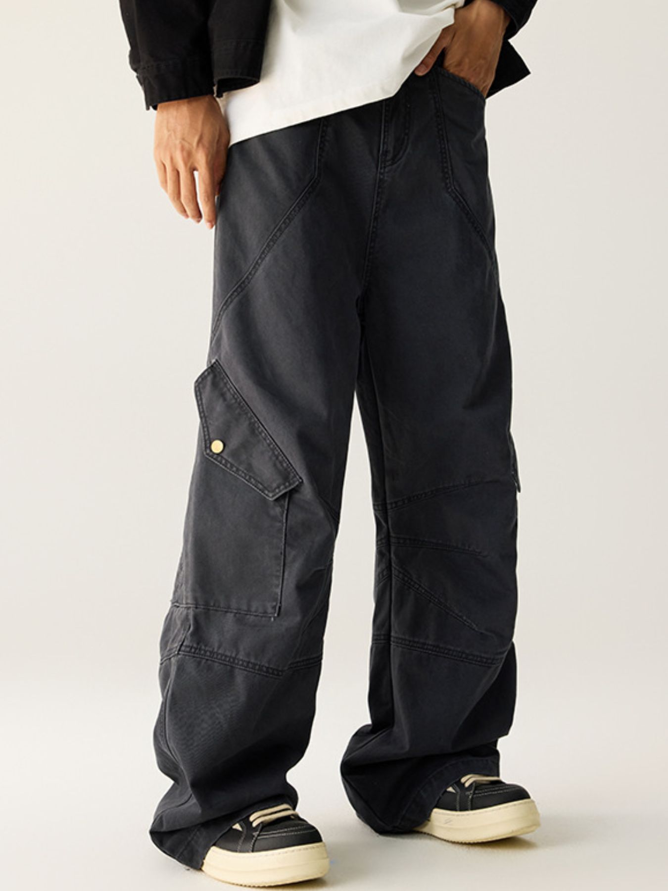 Men's Wide Leg Cargo Pants