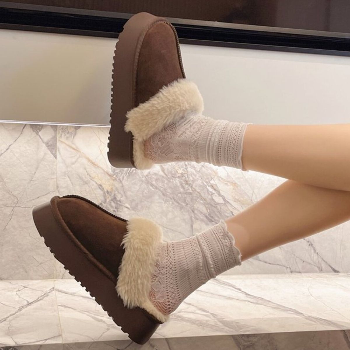Round Toe Platform Slippers