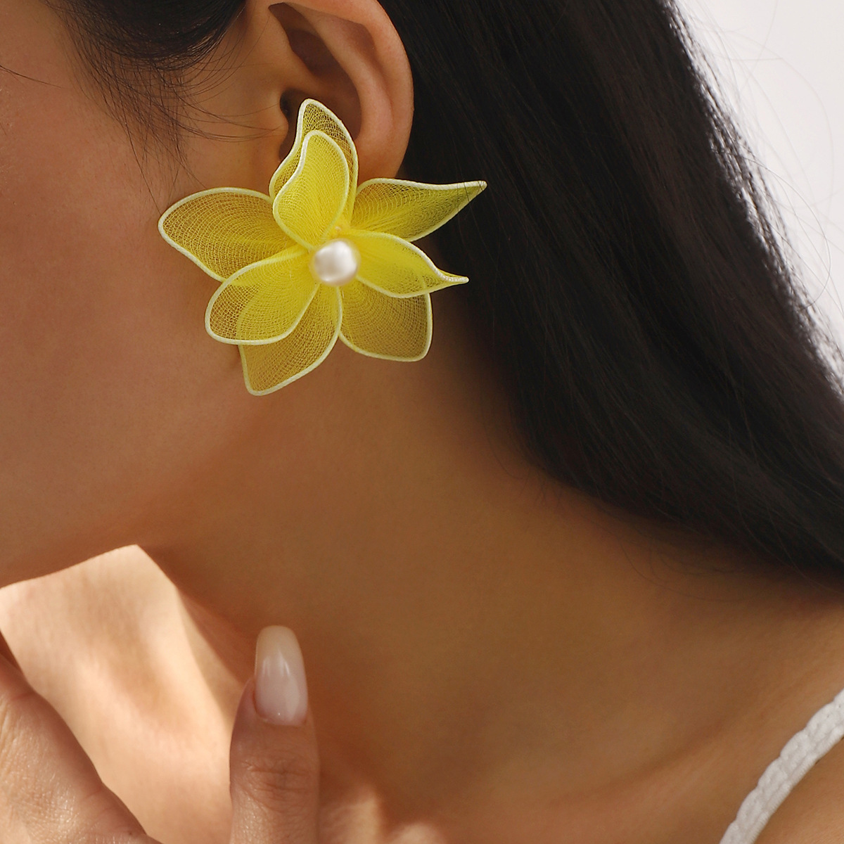 Flower Pearl Stud Earrings