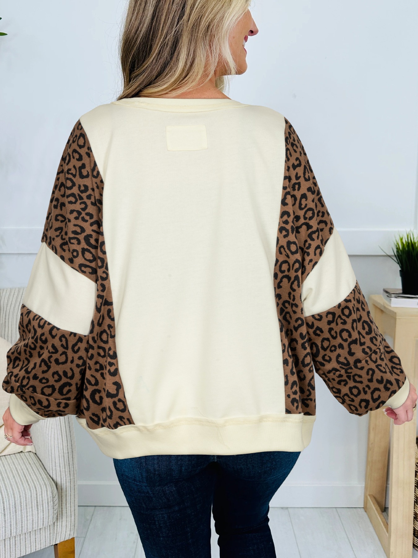 Leopard Round Neck Sweatshirt