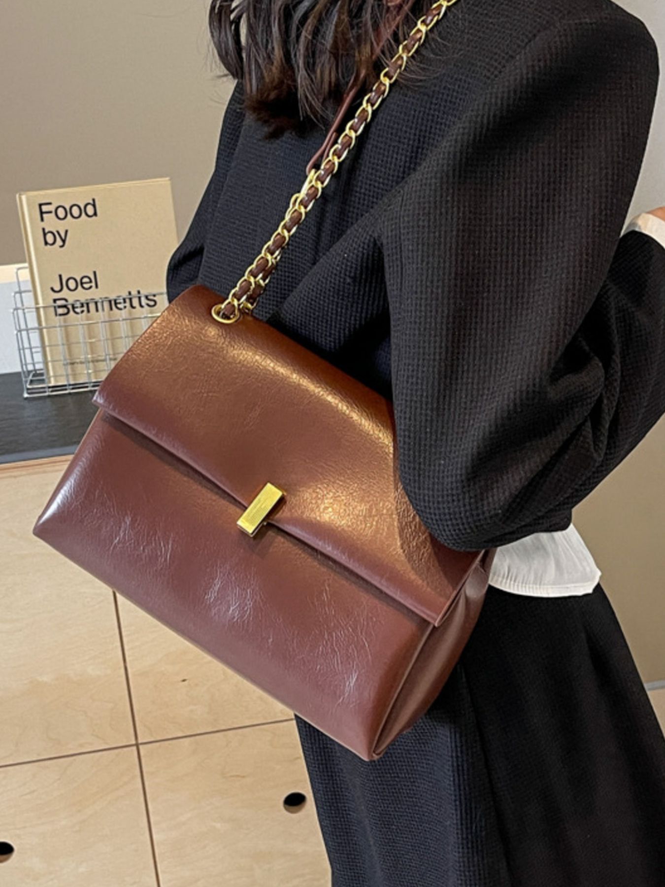 Chain Strap Shoulder Bag 7