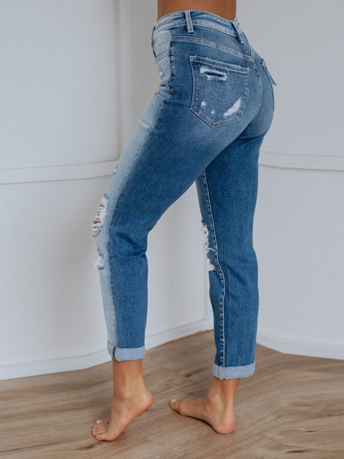 Distressed Jeans with Pockets