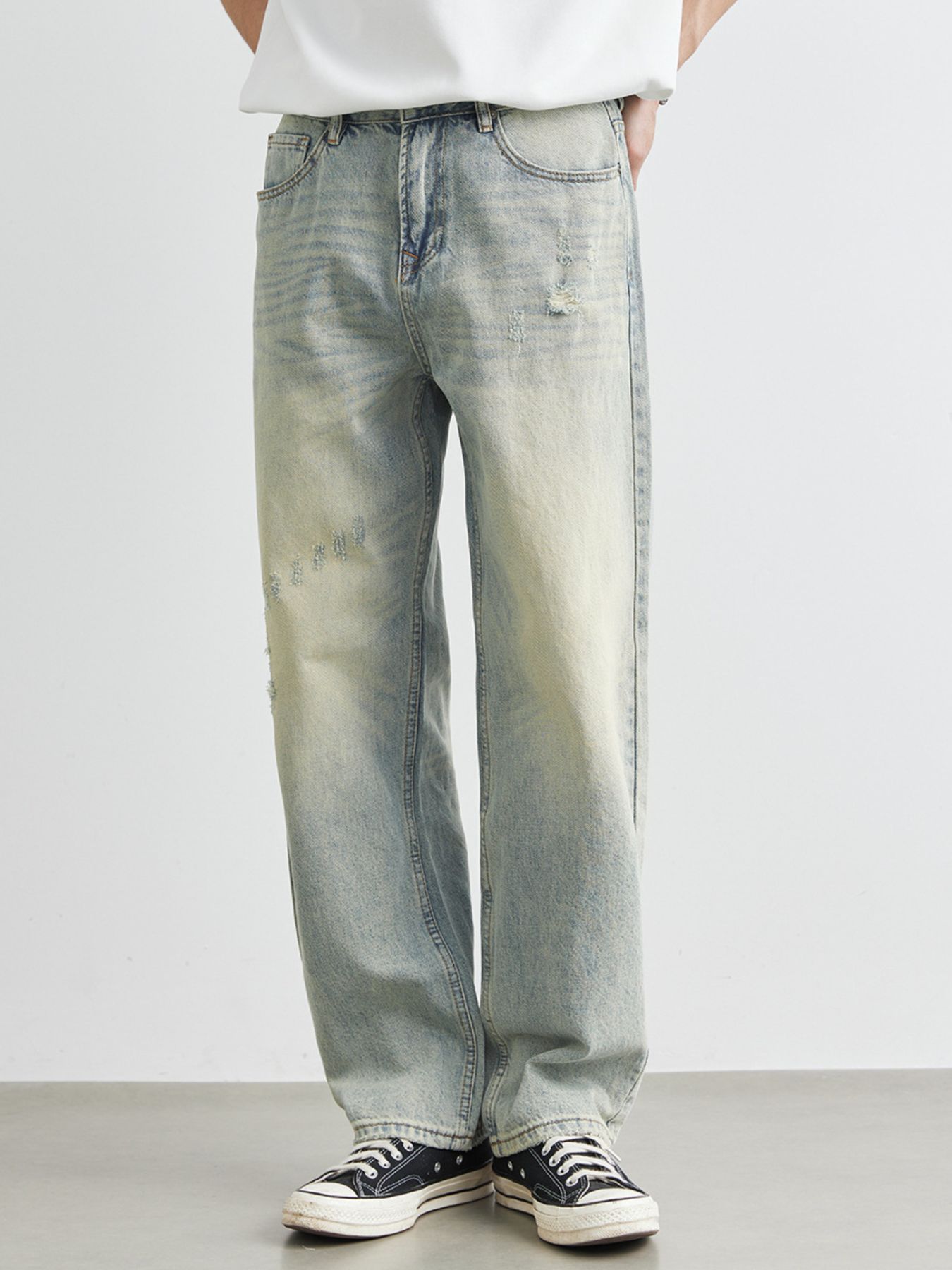 Men's Distressed Wash Wide Leg Jeans