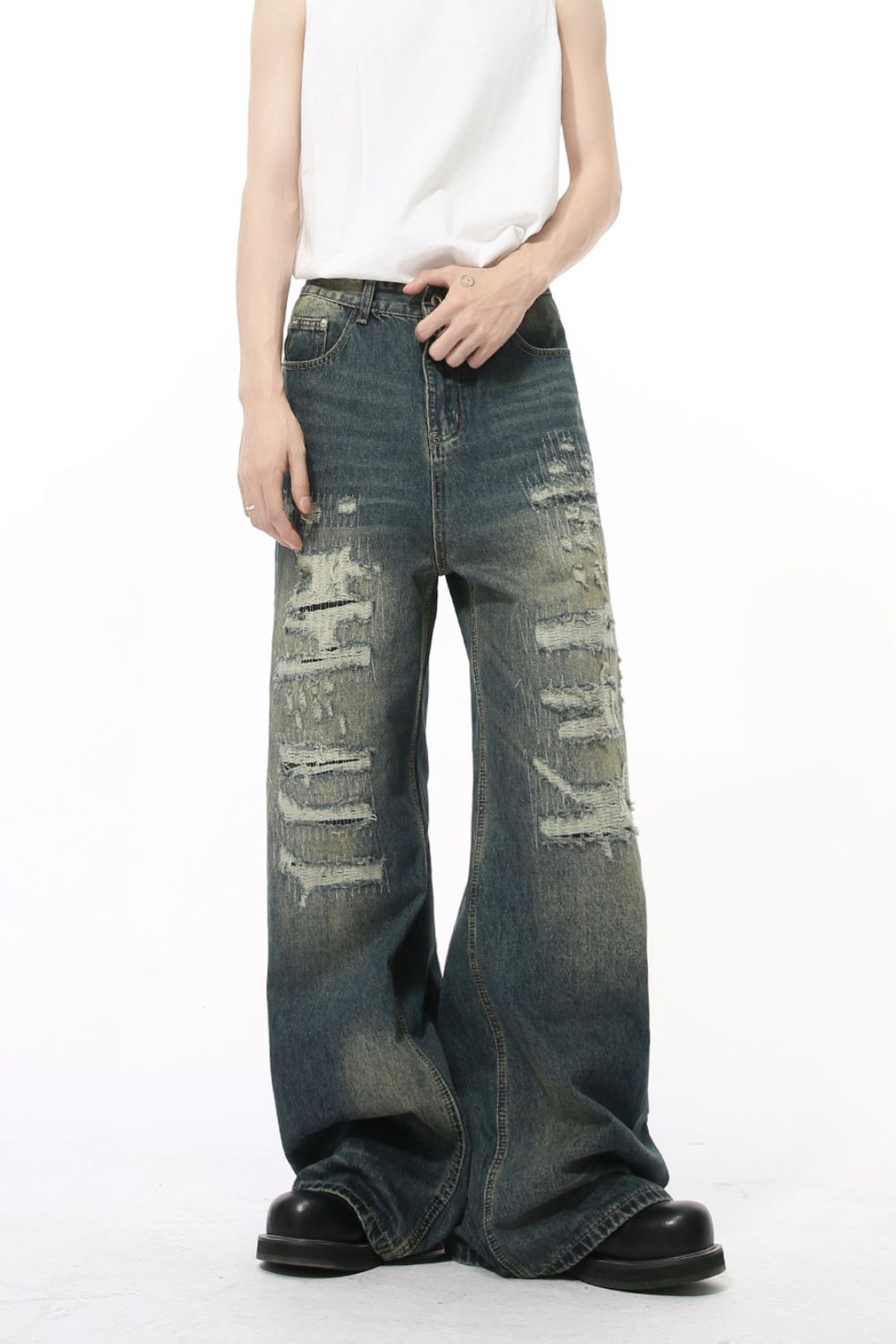 Distressed Wide Leg Jeans