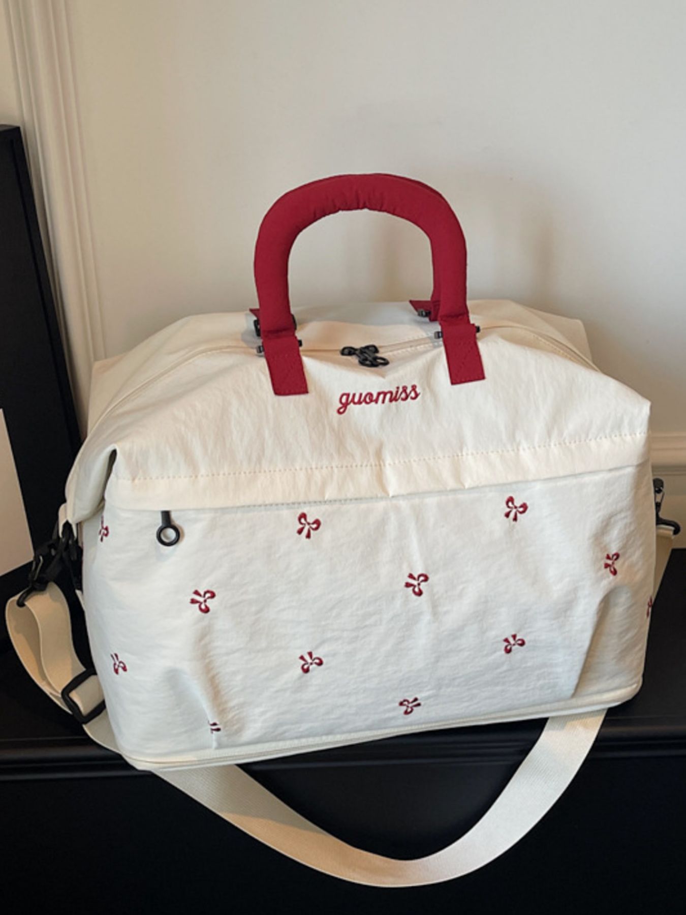 Bow Embroidered Travel Bag 4