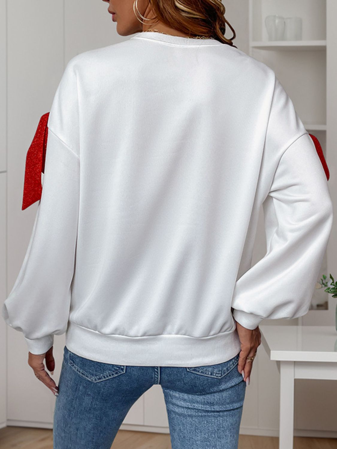 Bow Round Neck Long Sleeve Sweatshirt