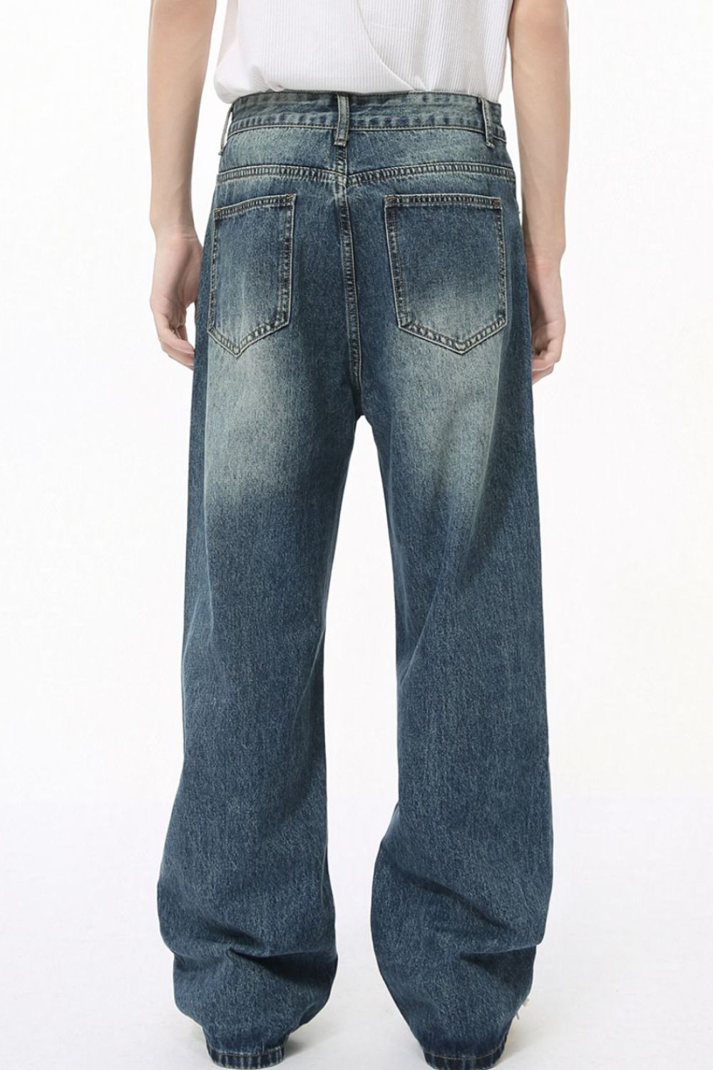 Mid Rise Wide Leg Jeans with Pockets