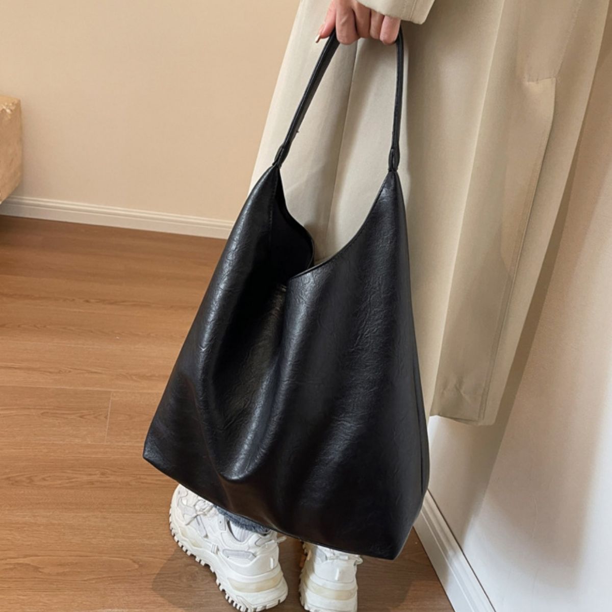 Lightweight Leather Tote Bag