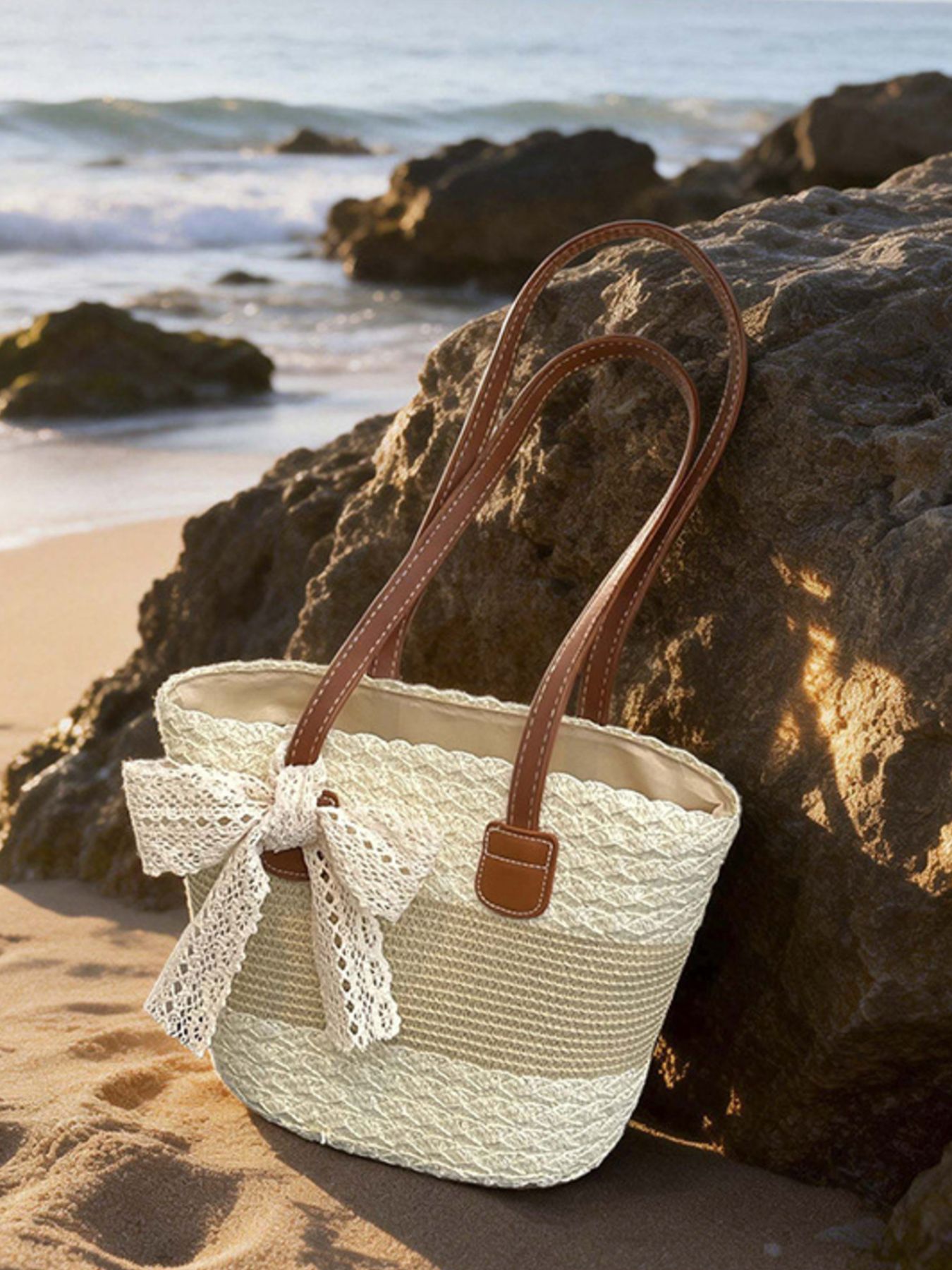 Lace Trimmed Straw Shoulder Bag 3