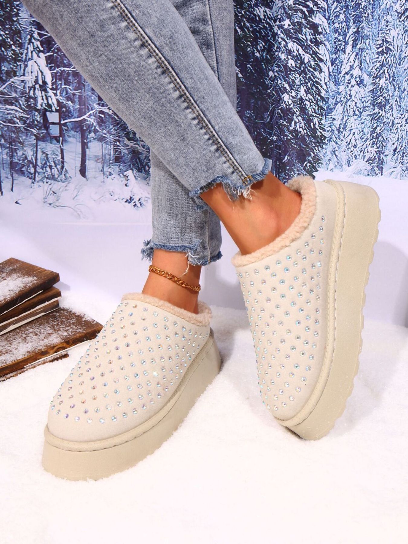 Rhinestone Round Toe Platform Slippers