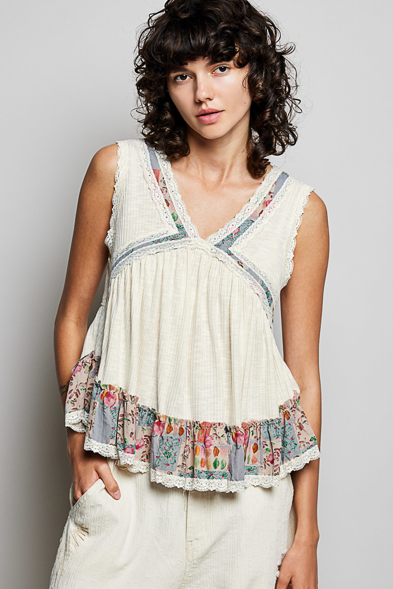 Lace Detail Ruffled Ribbed Sleeveless Top with Floral Pattern Trim Detail