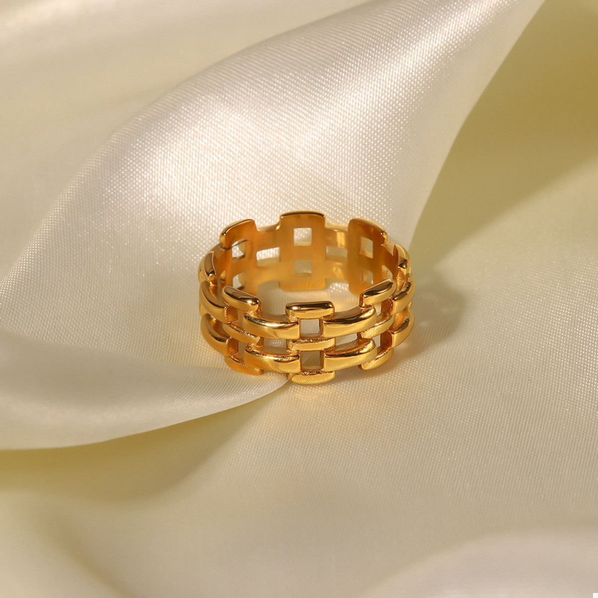 18K Gold-Plated Cutout Ring