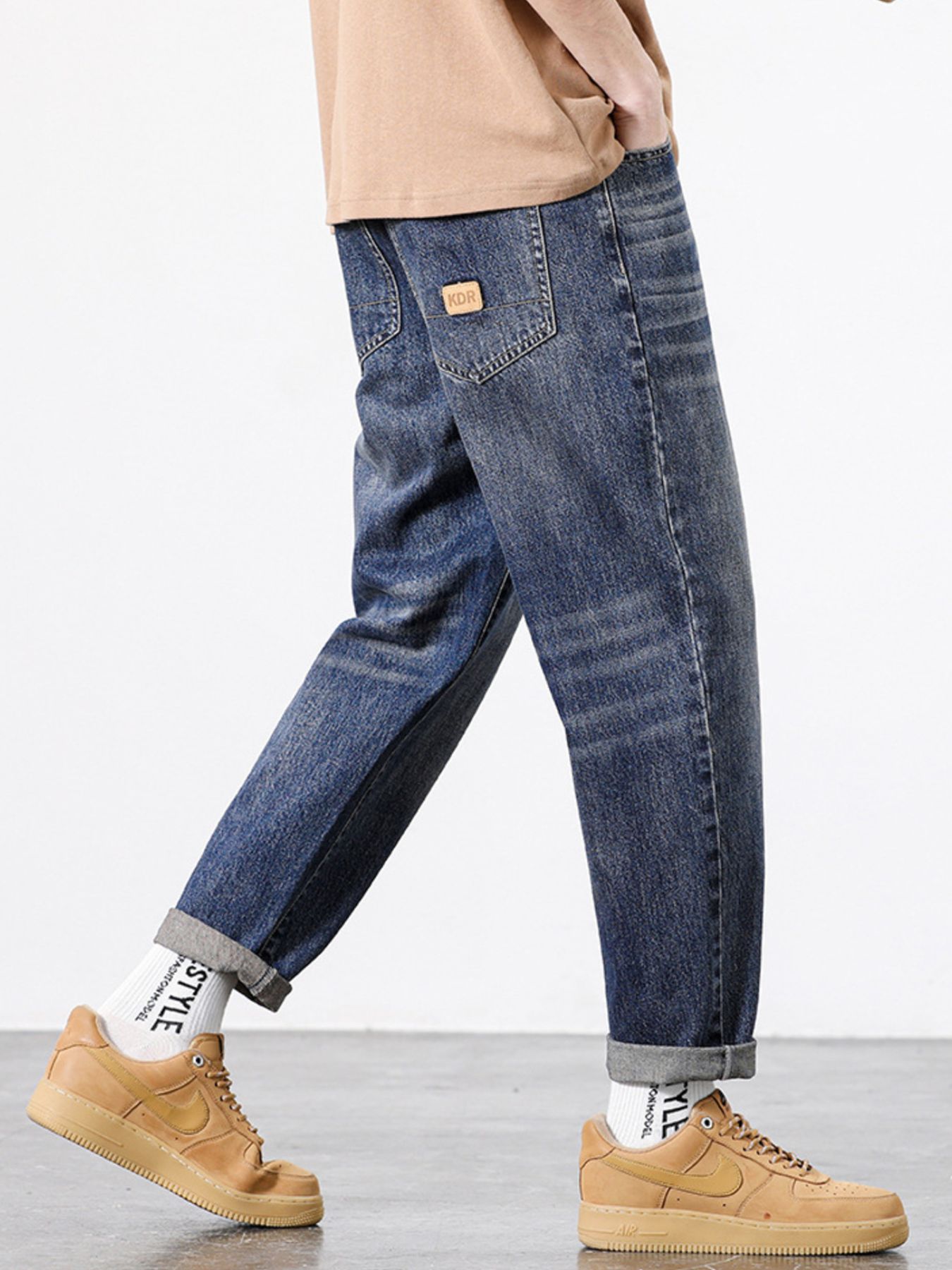 Men‘s Straight Fit Wash Jeans