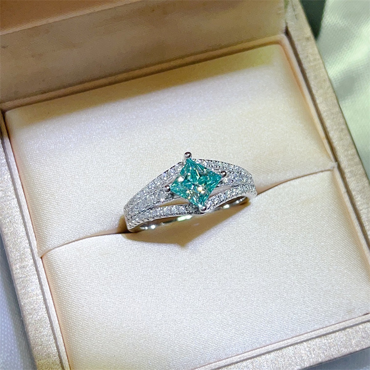 1 Carat Moissanite 925 Sterling Silver Ring