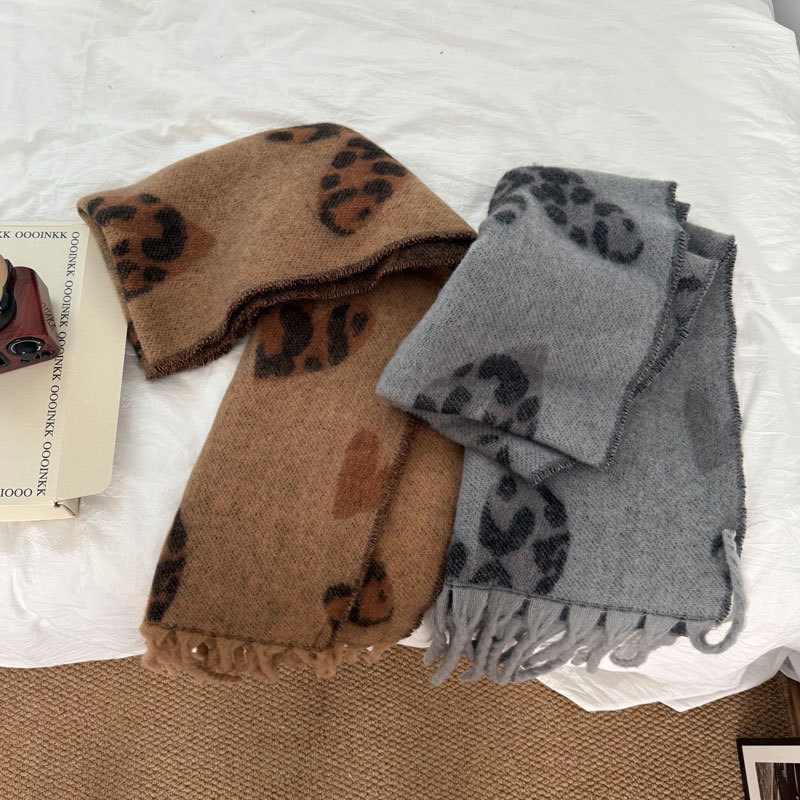 Leopard Heart Warm Scarf