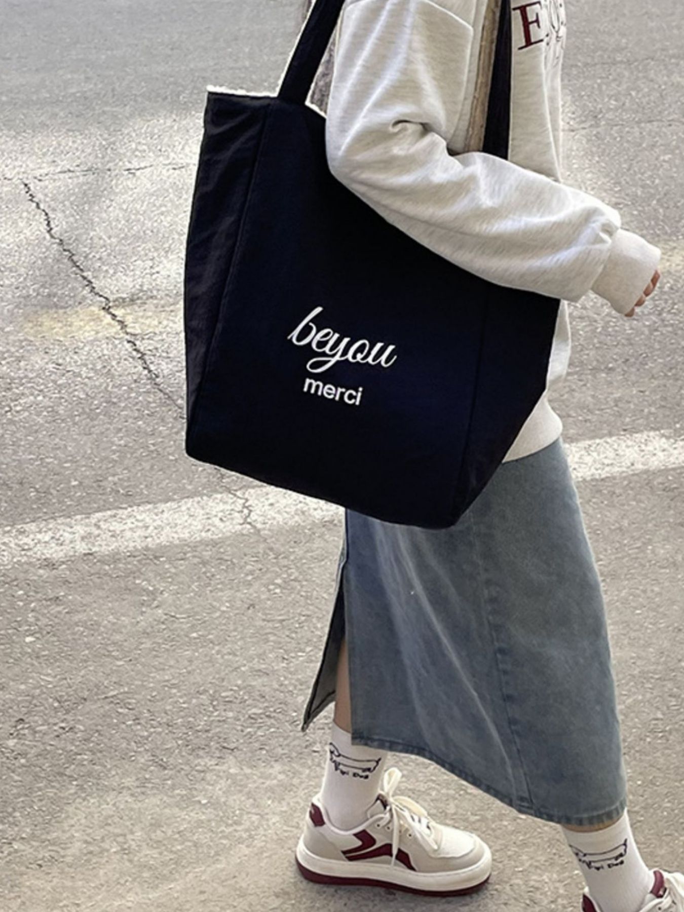 Lightweight Tote Bag