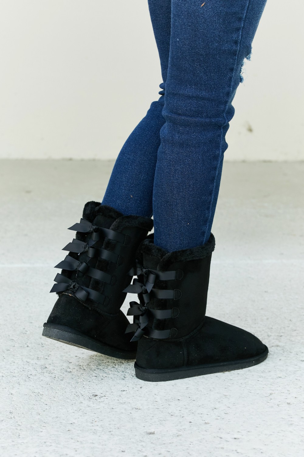 Bow Detail Faux Suede Leather Snow Boots