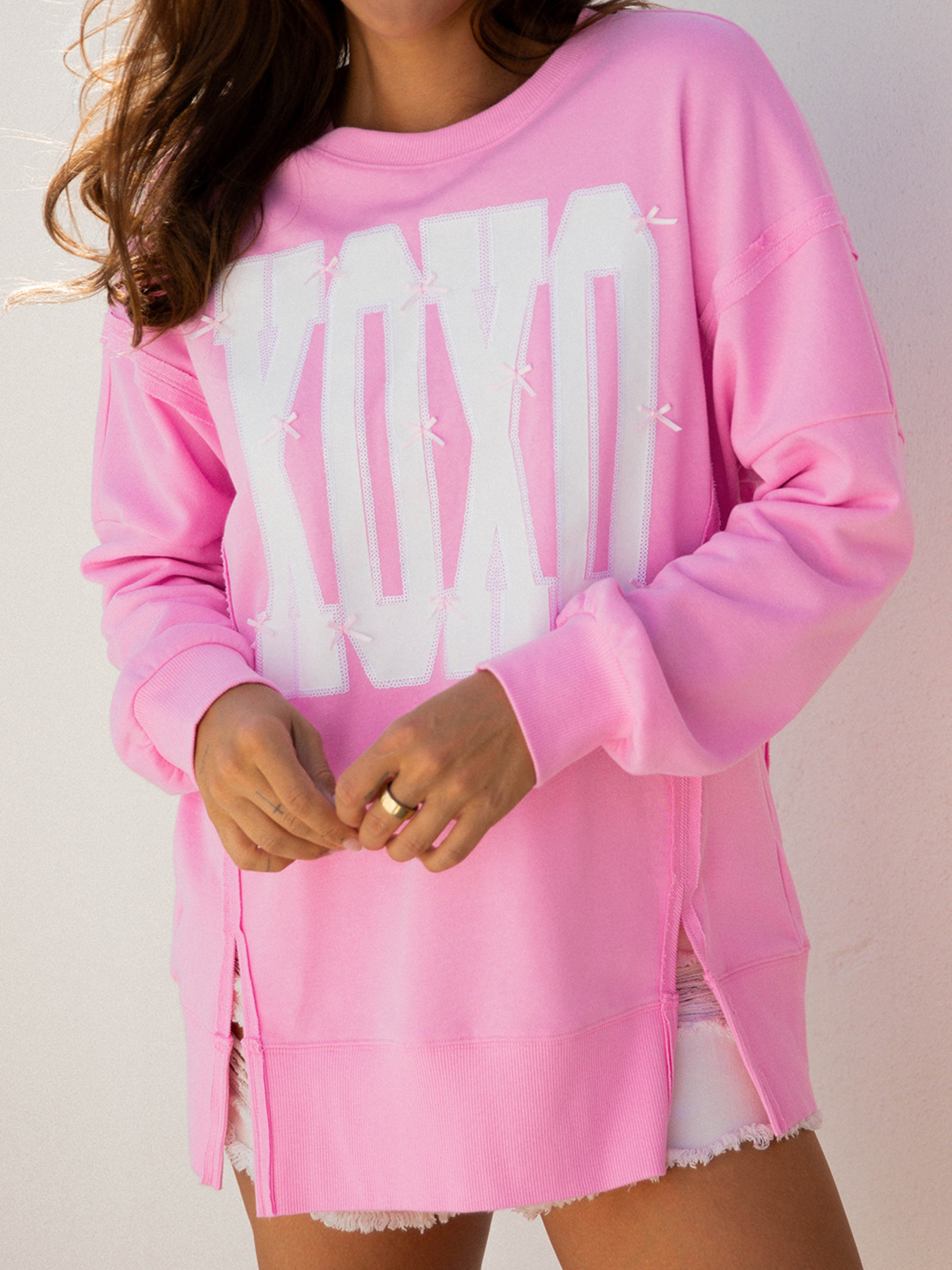 Sequin XOXO Letter Graphic Exposed Seam Baggy Sweatshirt