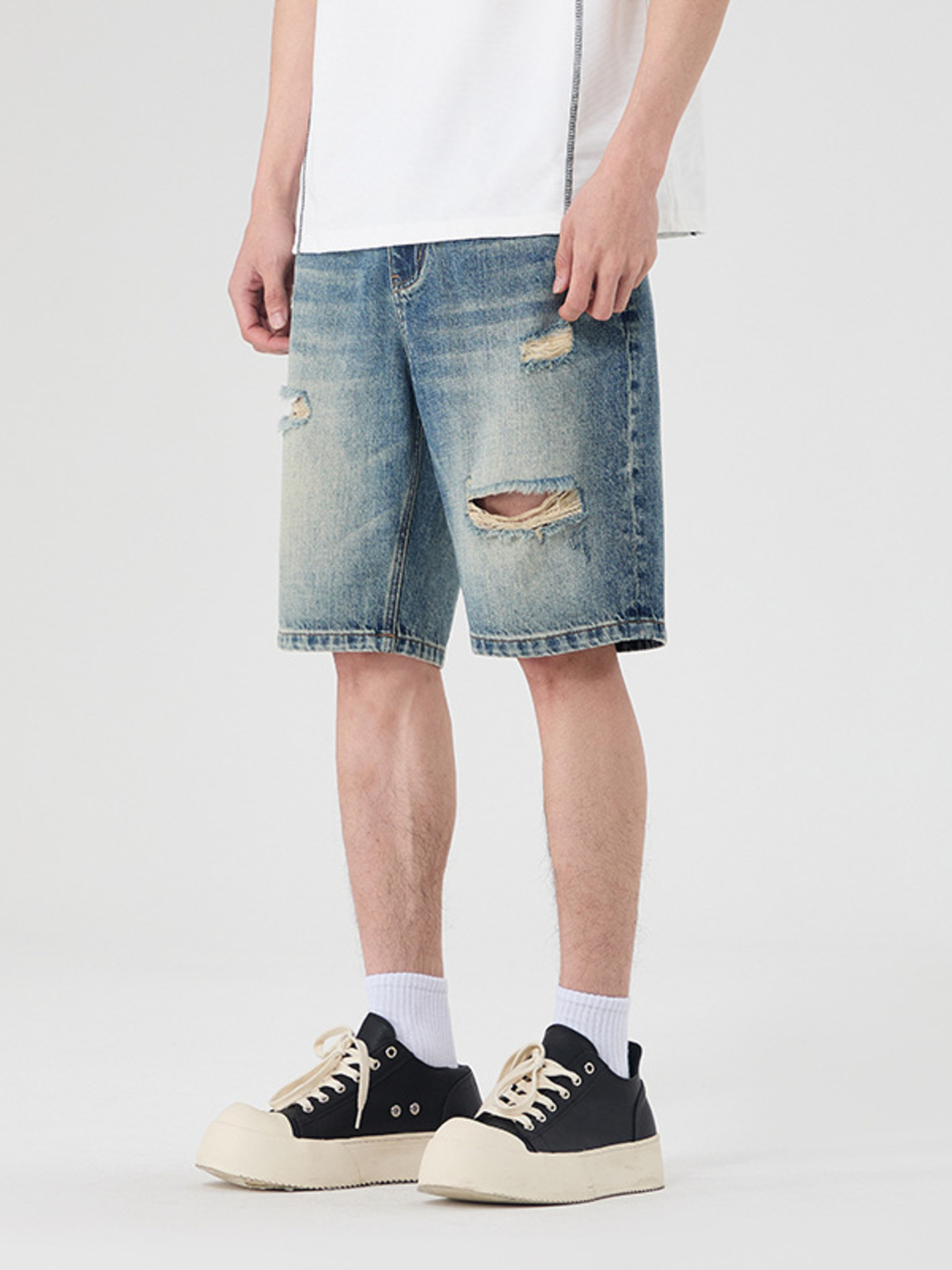 Men's Distressed Wide Leg Denim Shorts