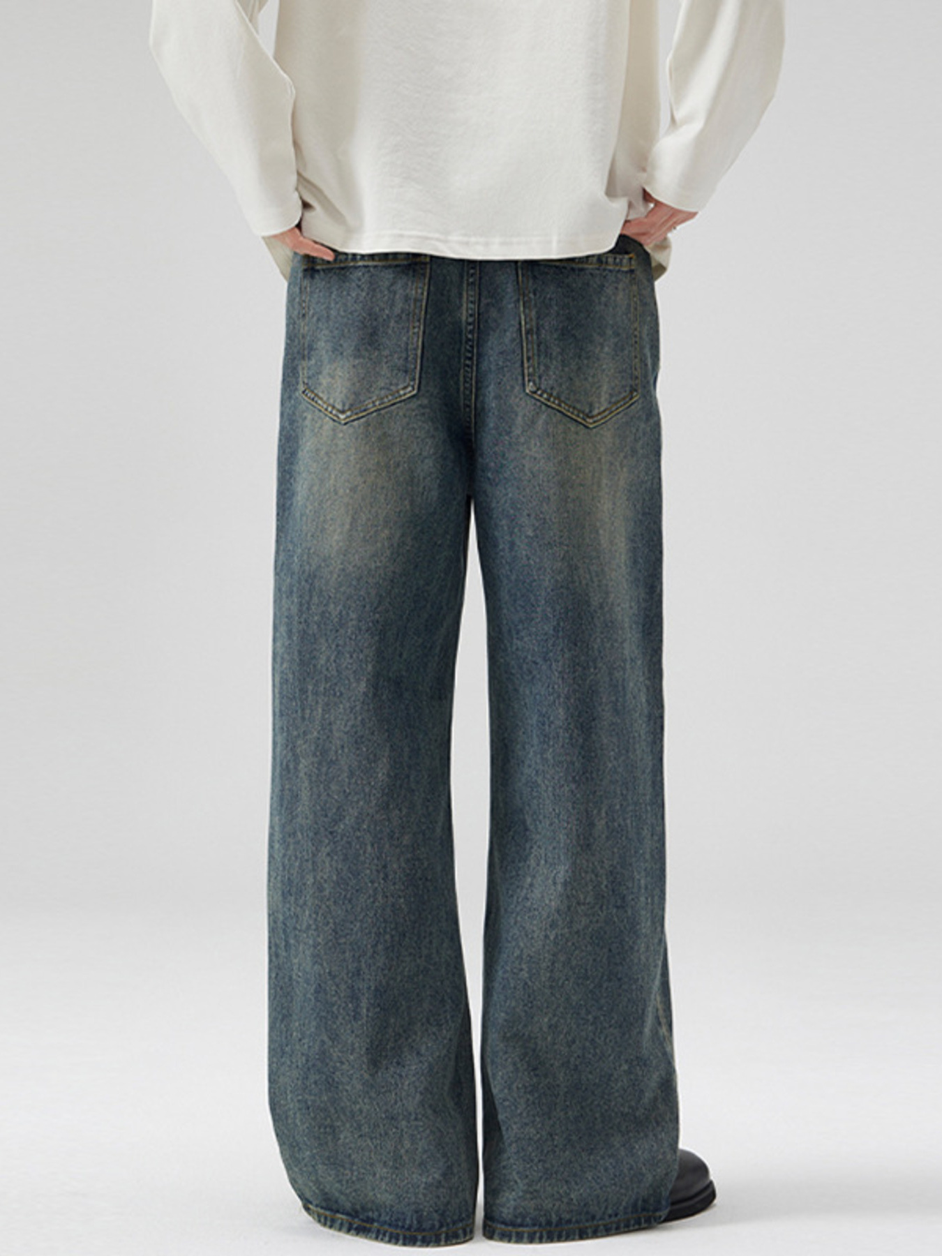 Men's Vintage Wash Wide Leg Jeans