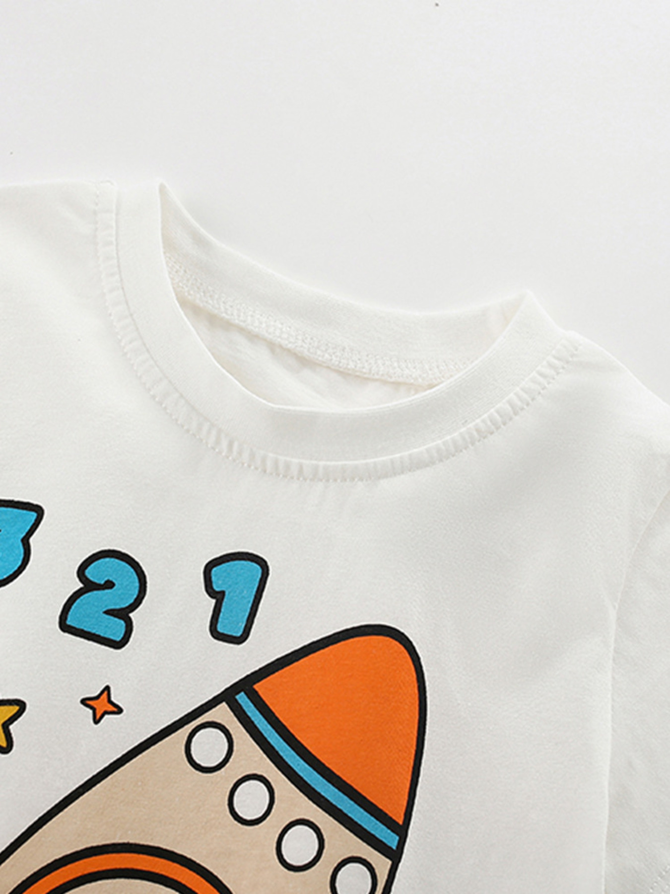 Children's Cartoon Rocket Graphic Tee and Lion Applique Shorts Set