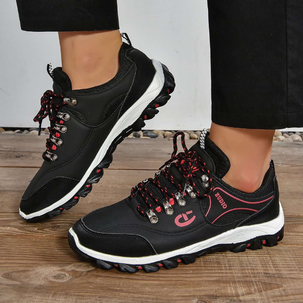 Lace Up Round Toe Sneaker