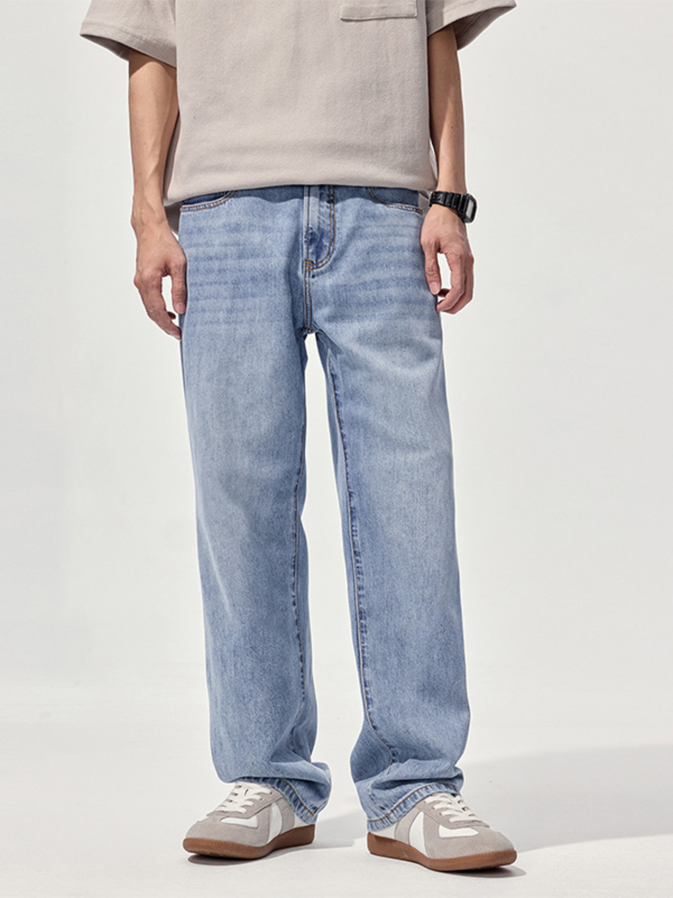 Men's Relaxed Fit Straight Leg Jeans