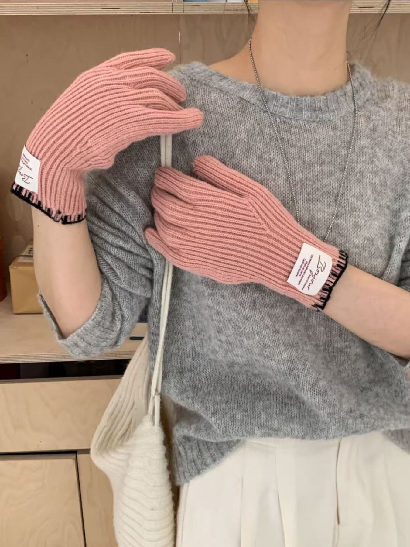 Ribbed Knit Gloves