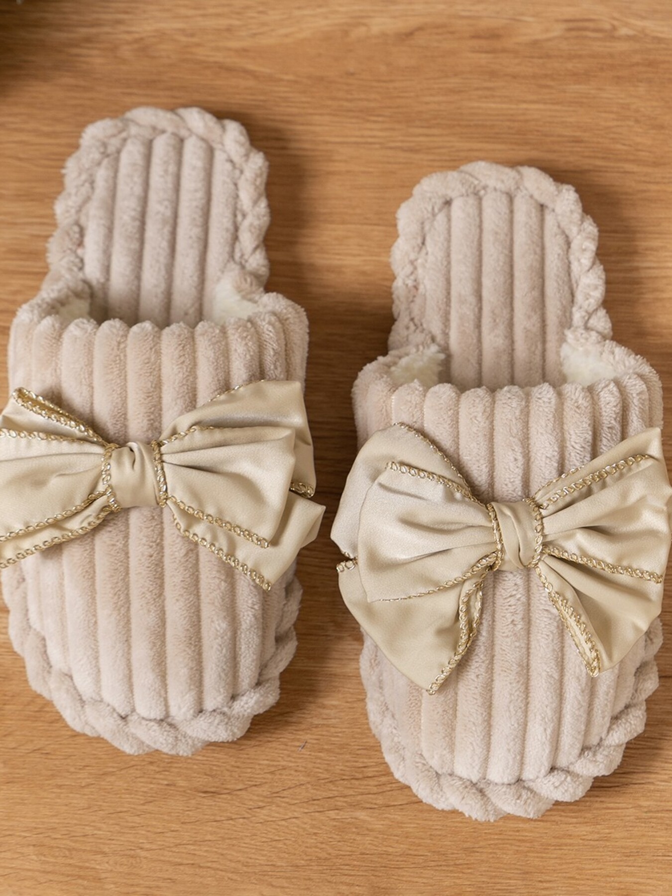 Bow Embellished Indoor Slippers