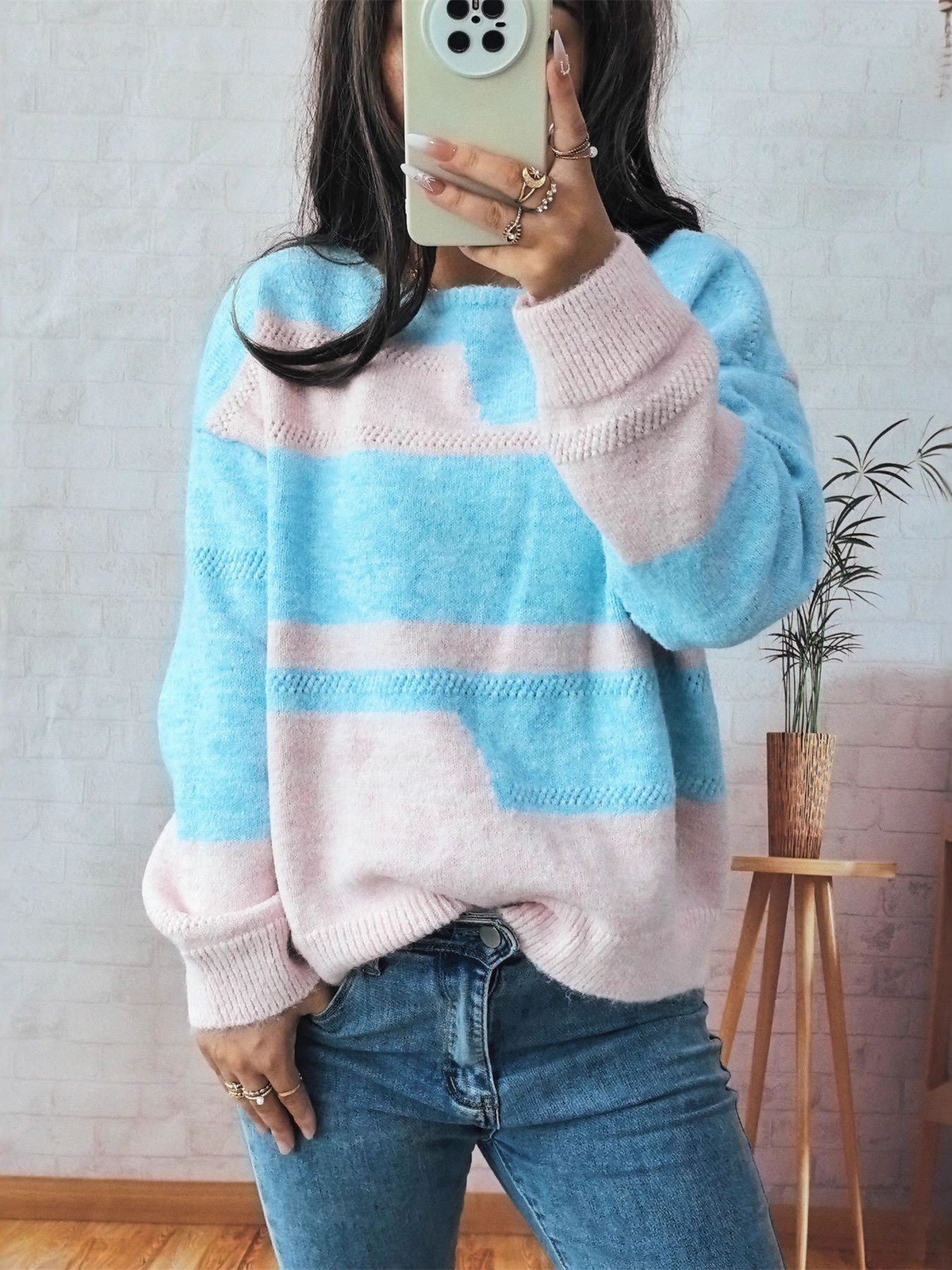Color Block Round Neck Sweater