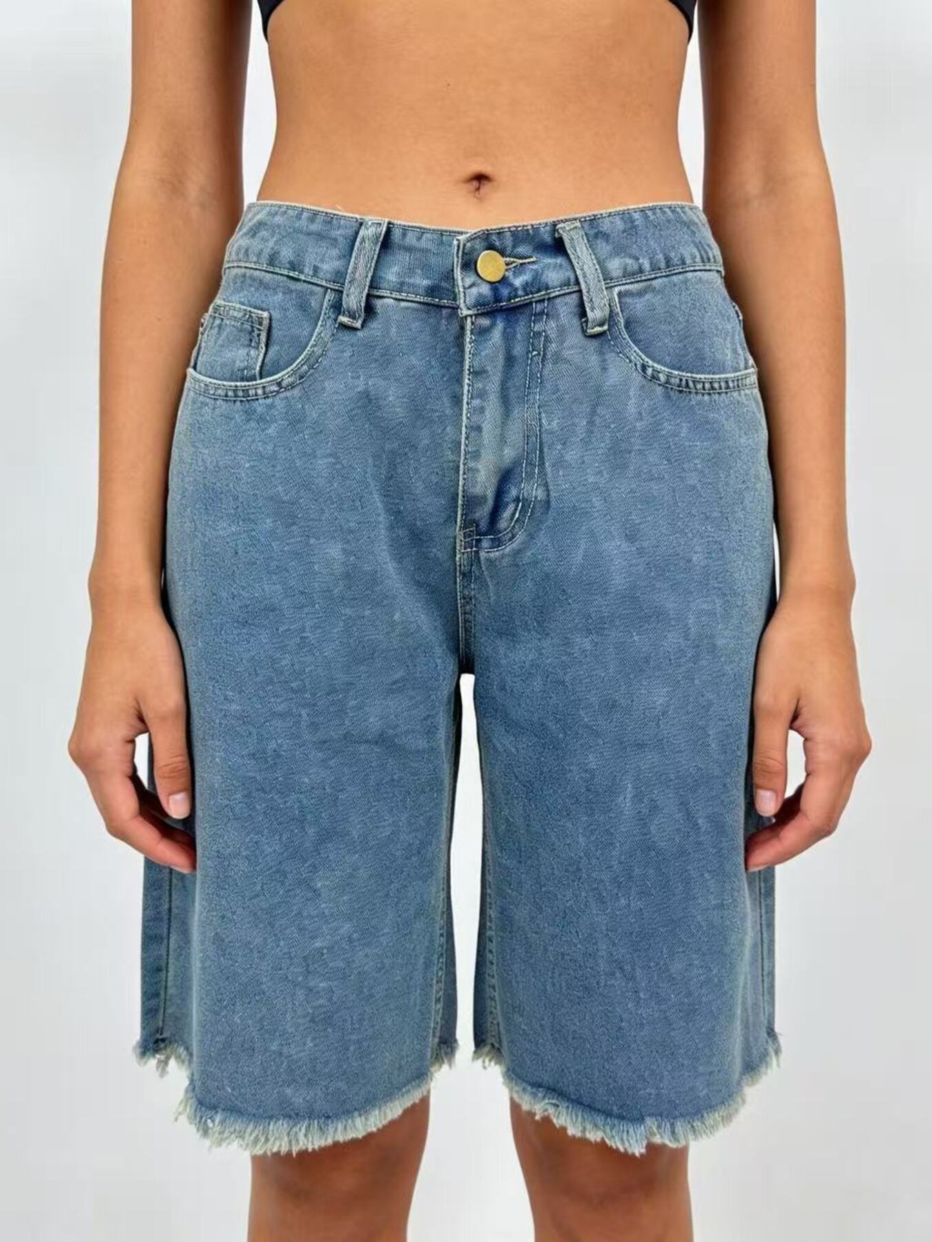 Frayed Hem Relaxed Fit Denim Shorts