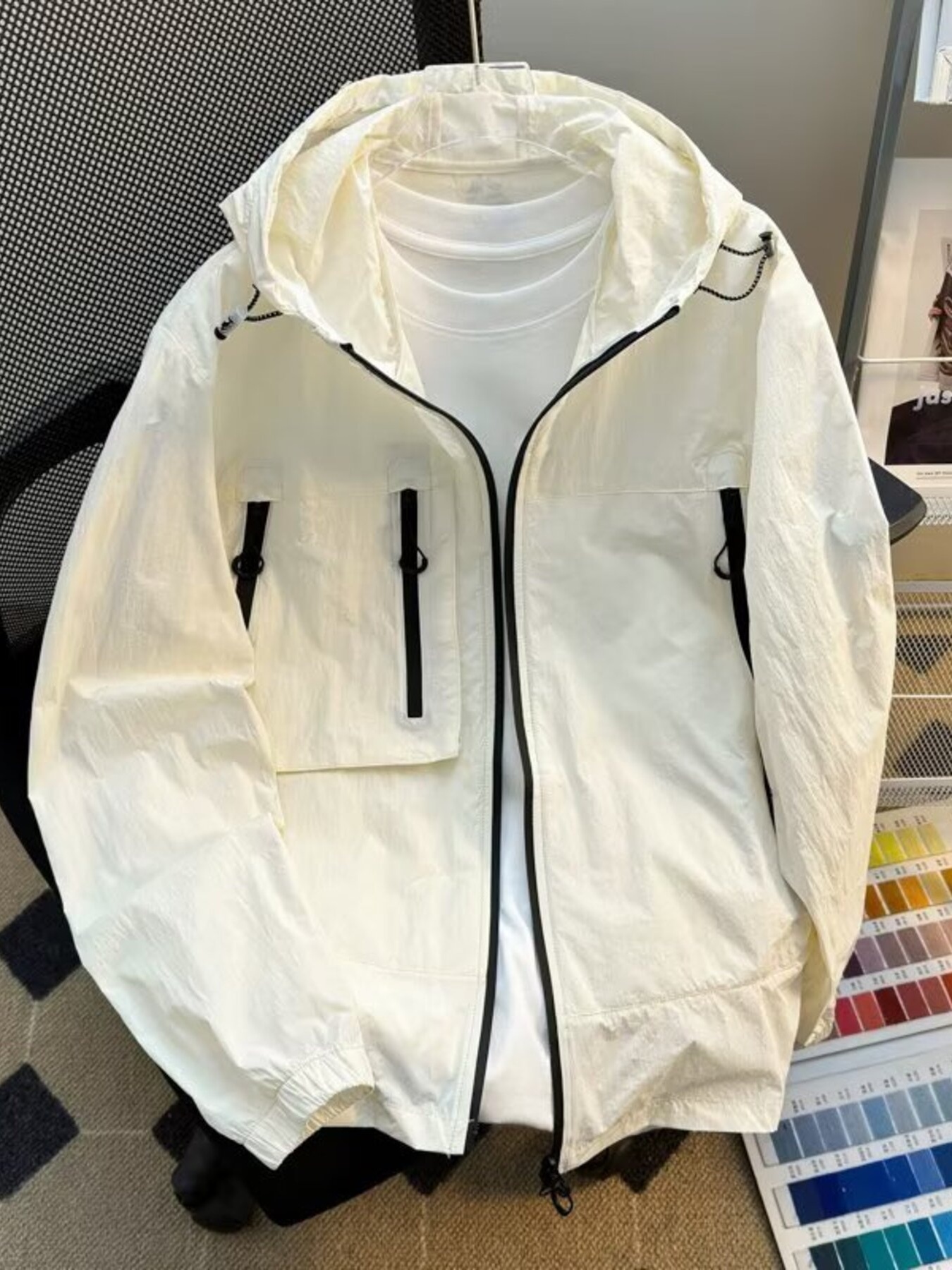 Men's Plus Size Lightweight Hooded Windbreaker Jacket