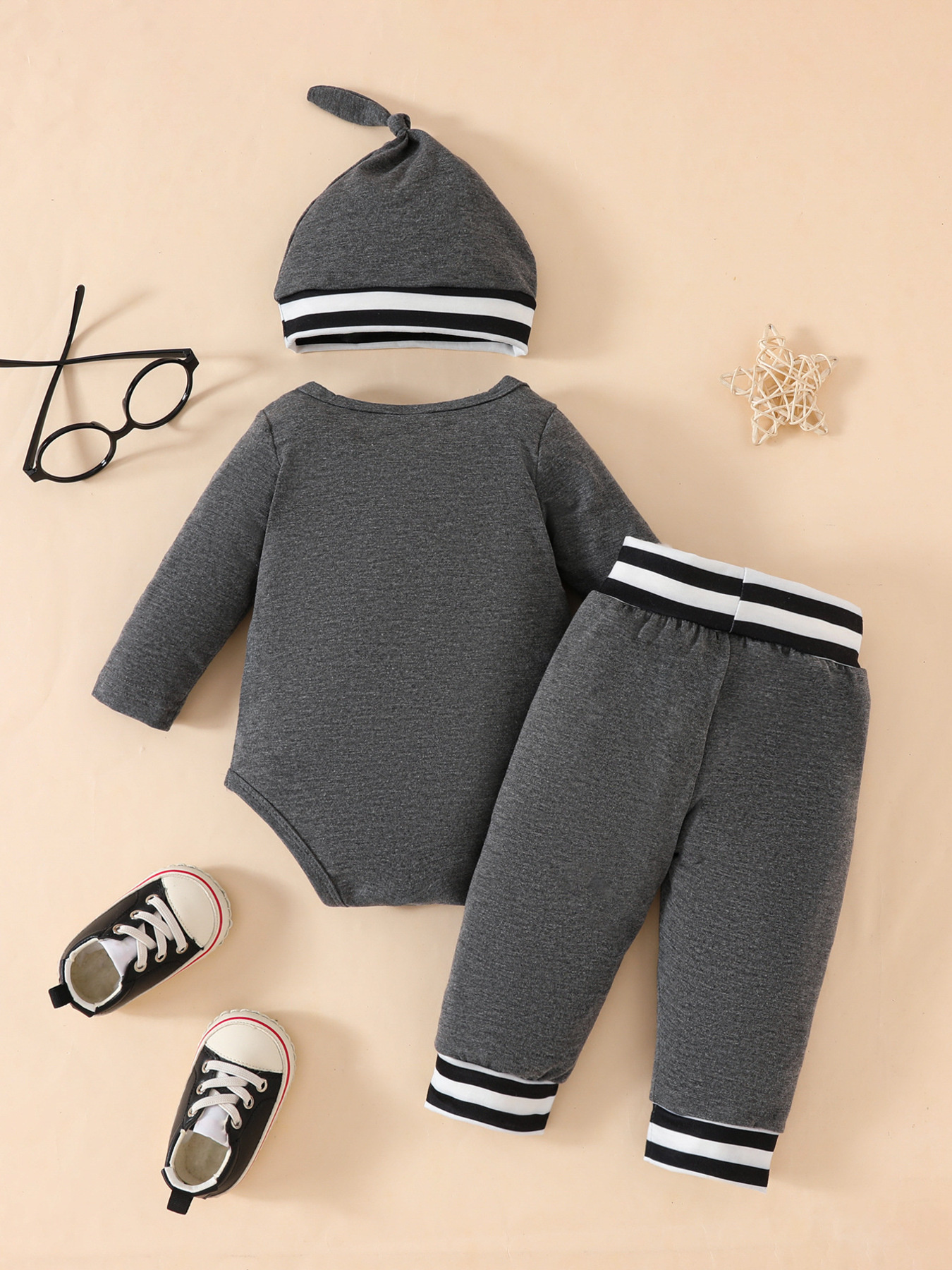 Children's Letter Bodysuit & Pants & Hat Set