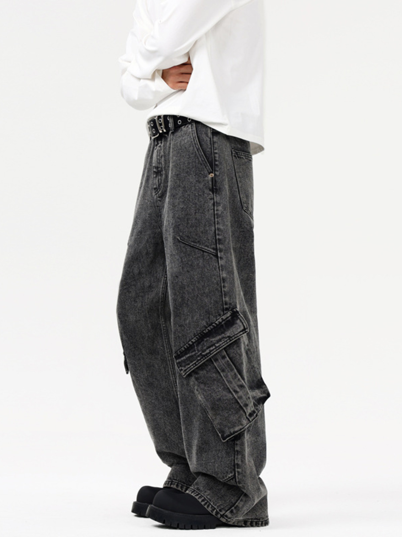 Men's Wide Leg Cargo Jeans