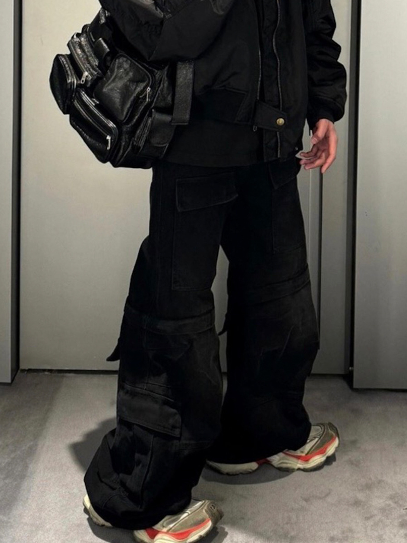 Men's Wide Leg Detachable Cargo Jeans with Multi-Pockets