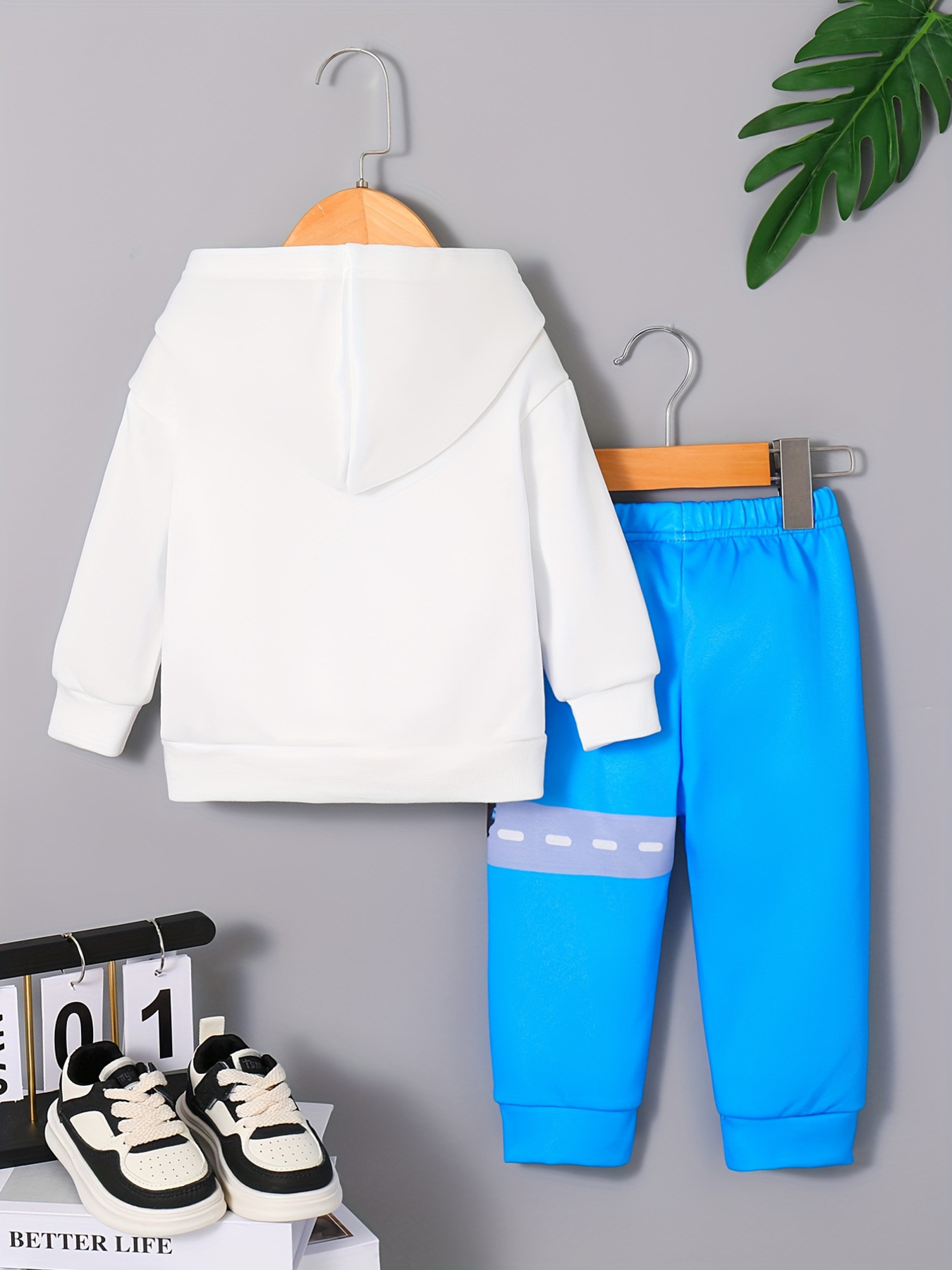 Children's Cartoon Truck Graphic Hoodie & Pants Set