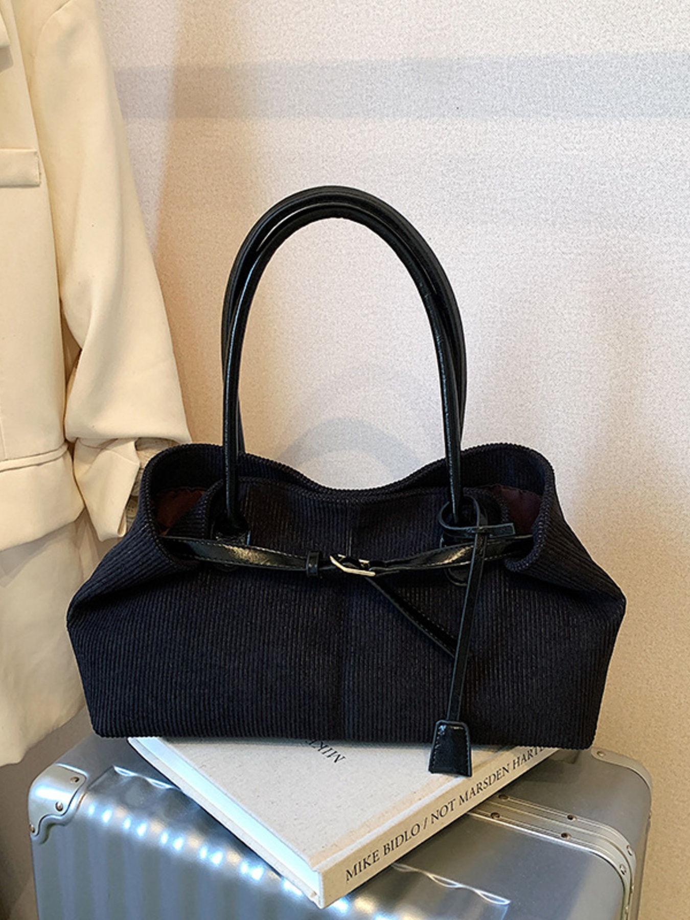 Buckle Decor Shoulder Bag