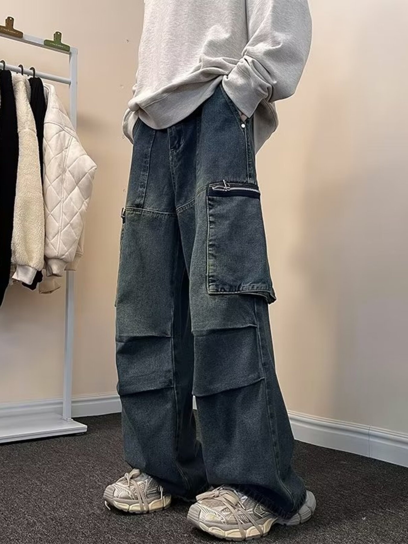 Men's Wide Leg Cargo Jeans