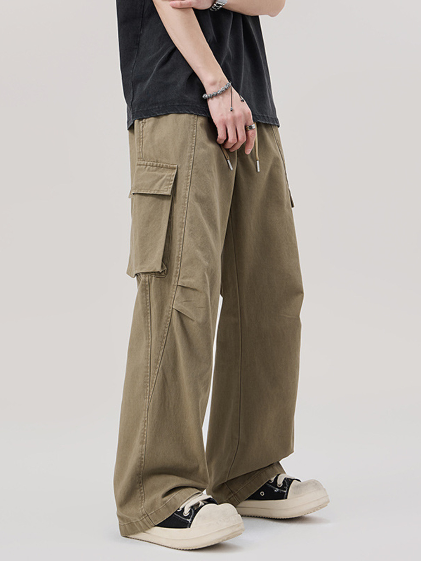Men's Relaxed Fit Cargo Pants with Drawstring