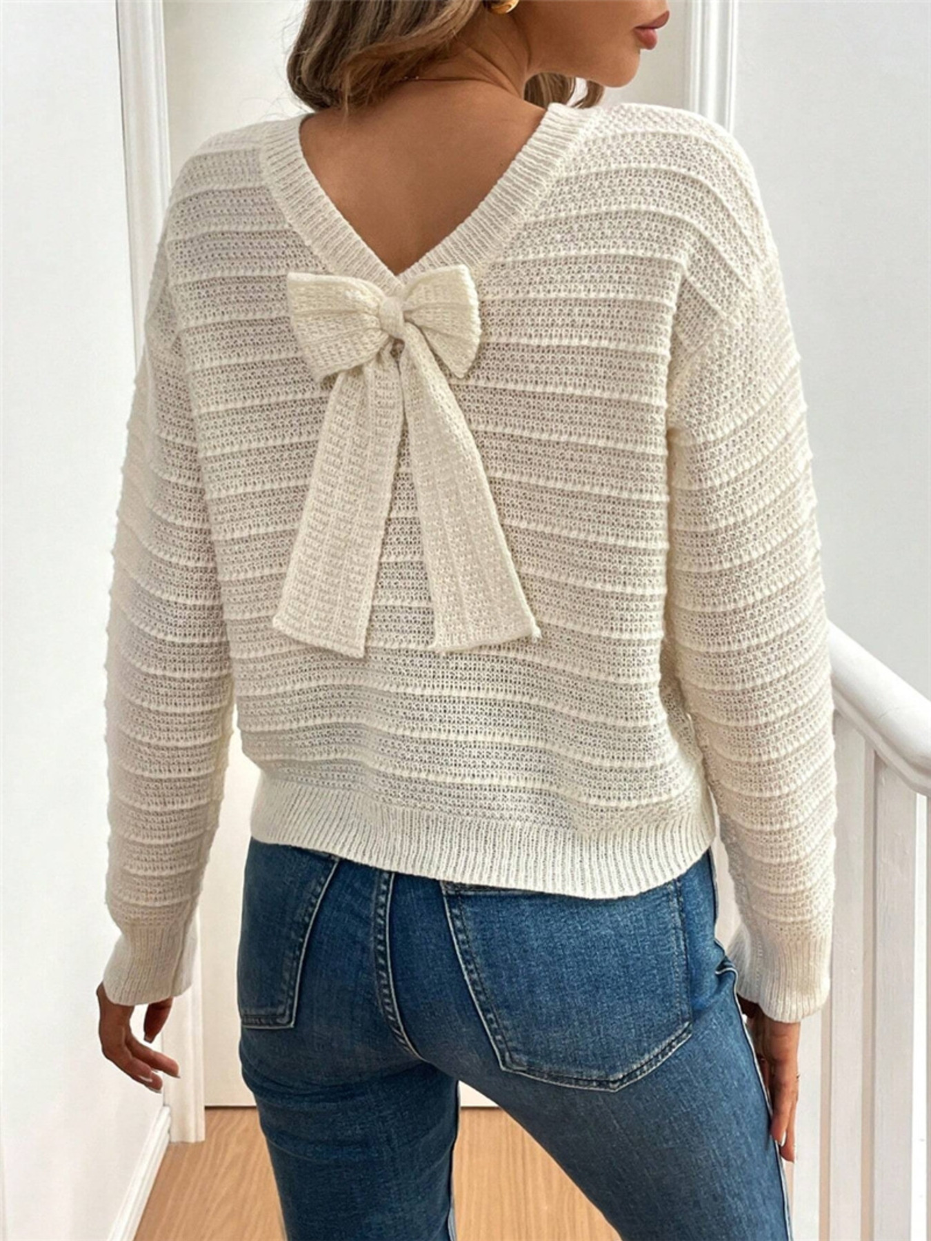 Round Neck Bow-Back Knit Top
