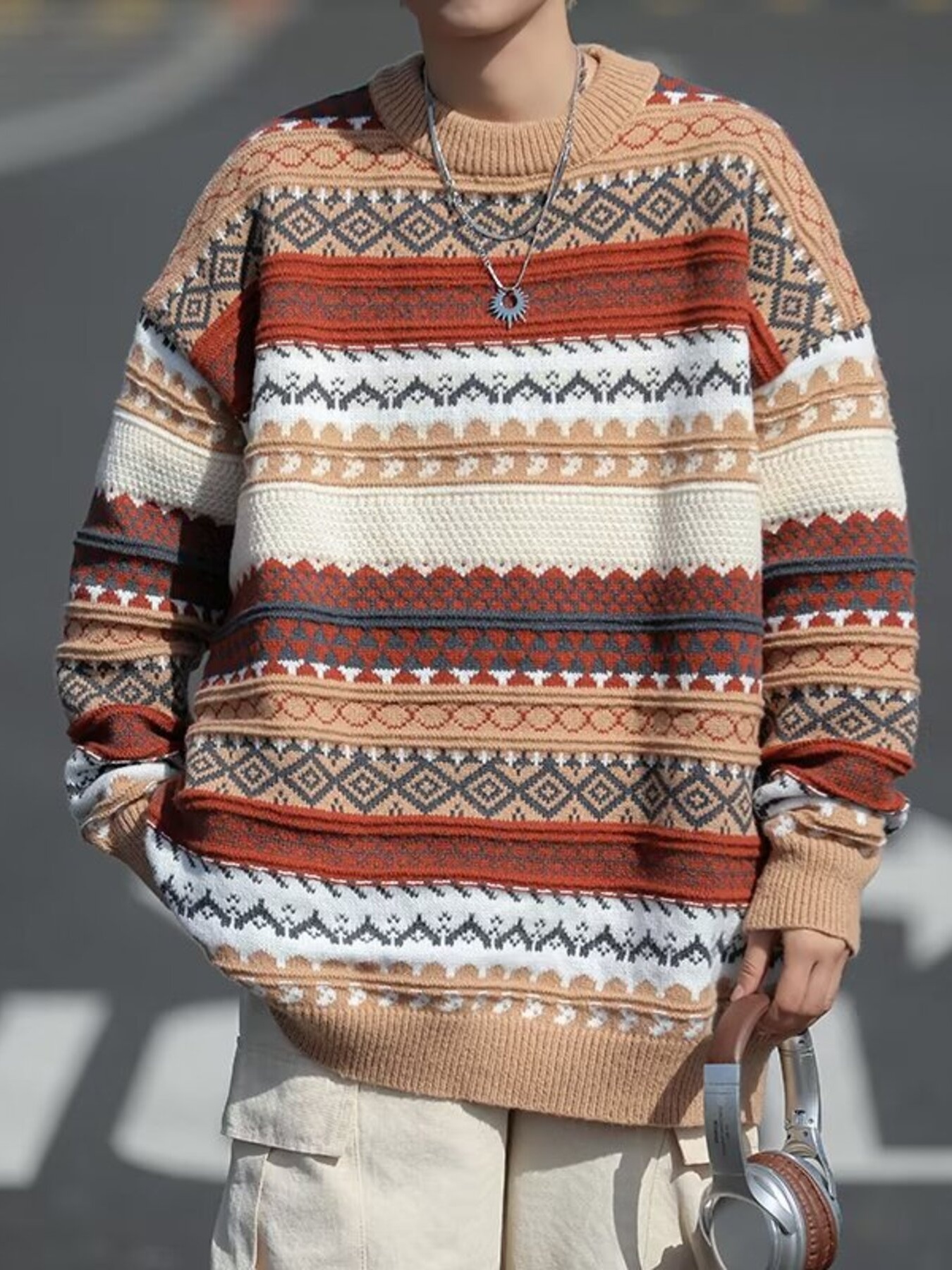Men's Vintage Pattern Round Neck Knitted Sweater