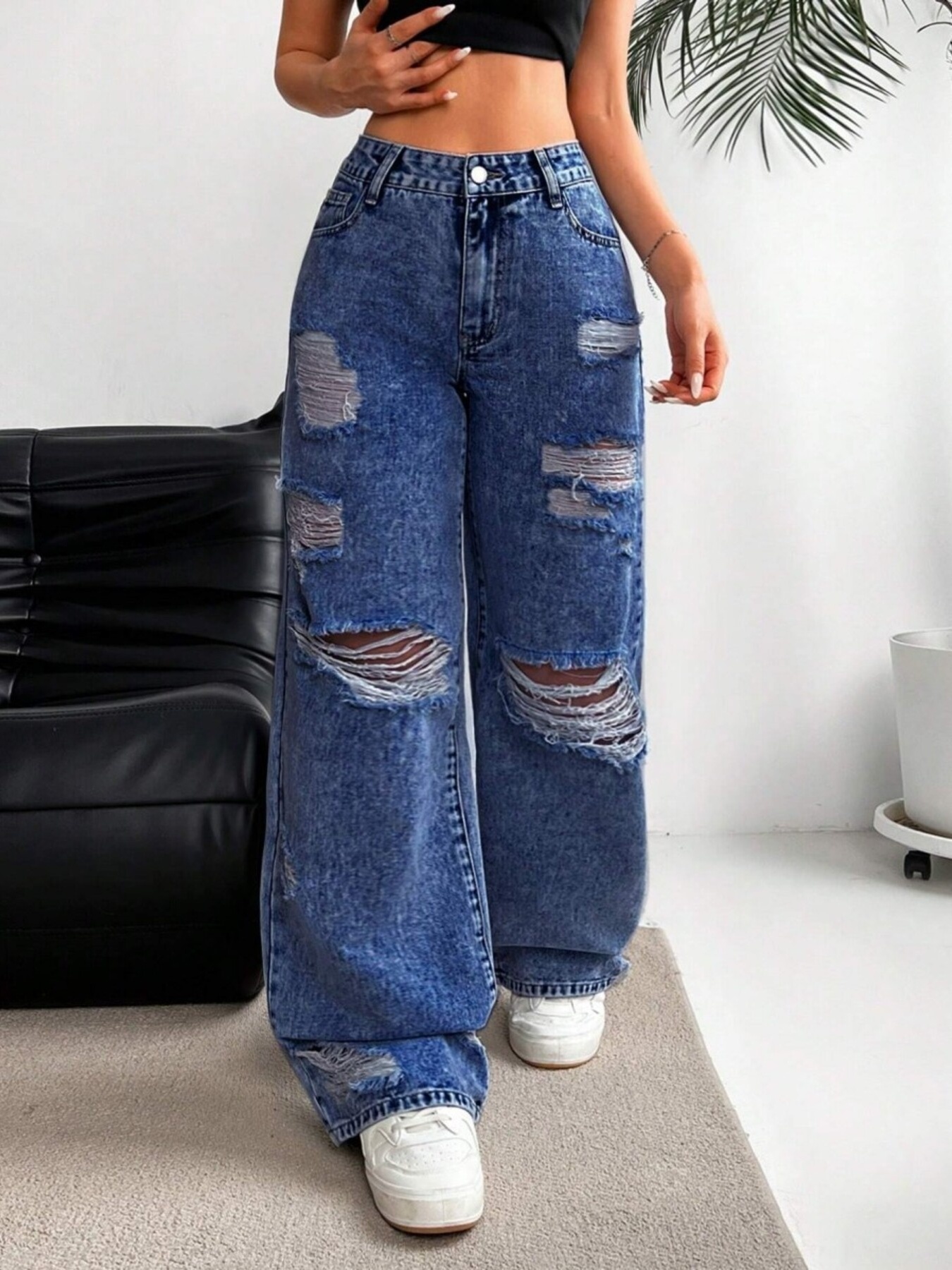 Distressed Wide Leg Jeans