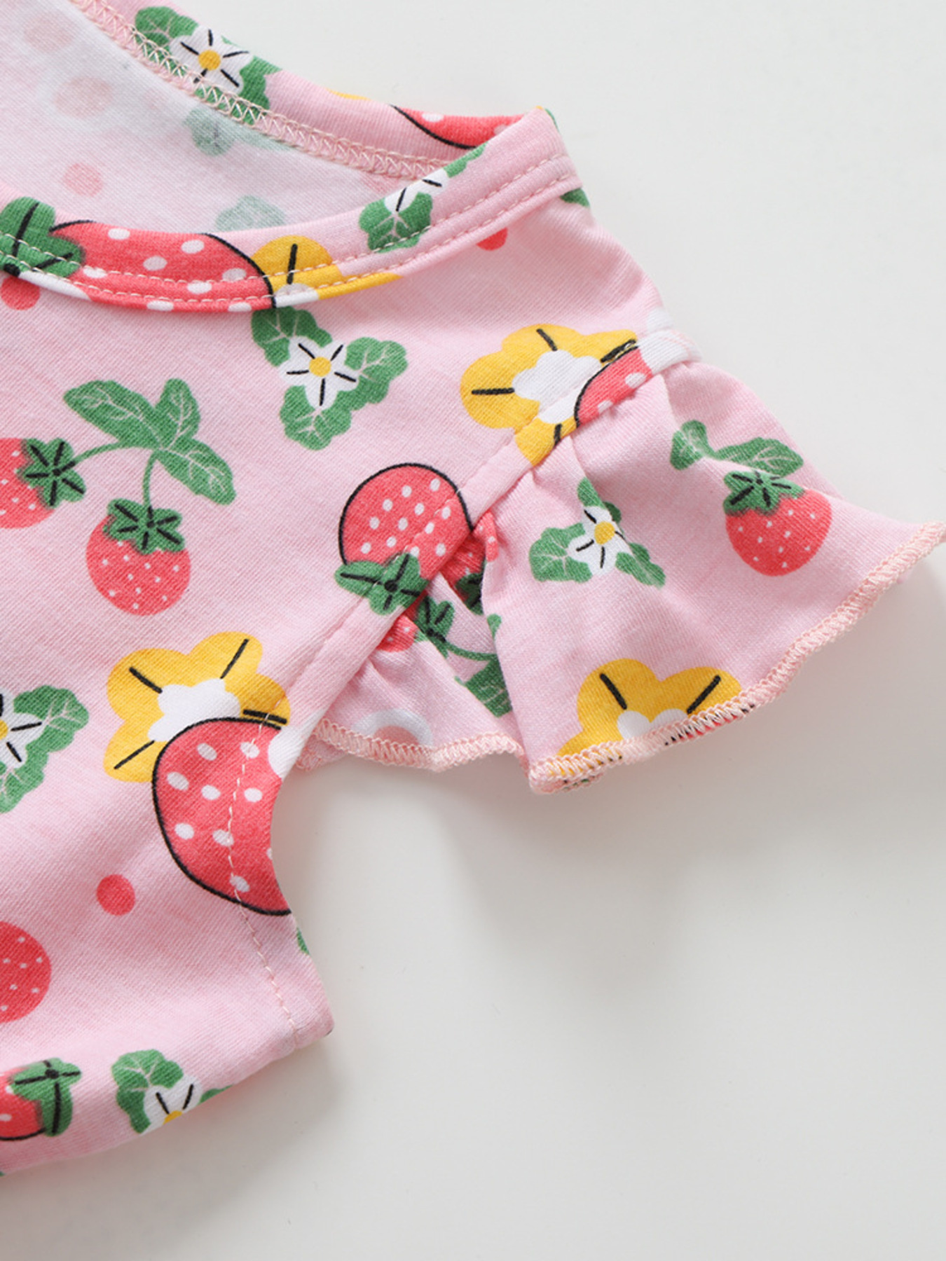 Children's Strawberry Print Ruffle Sleeve Dress 3