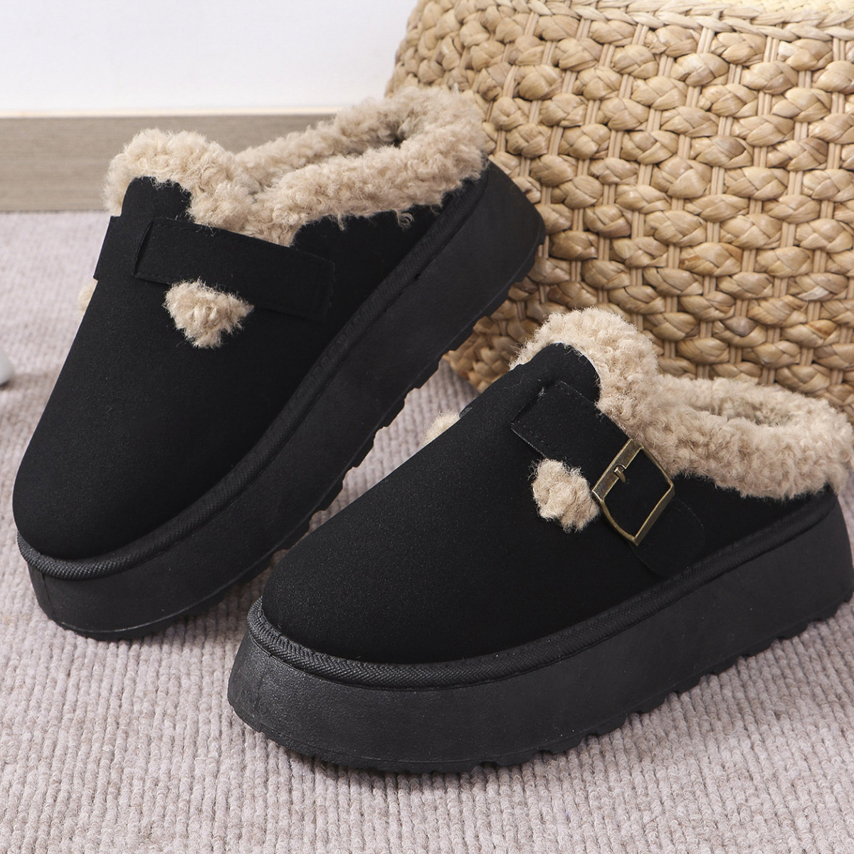 Round Toe Platform Slippers