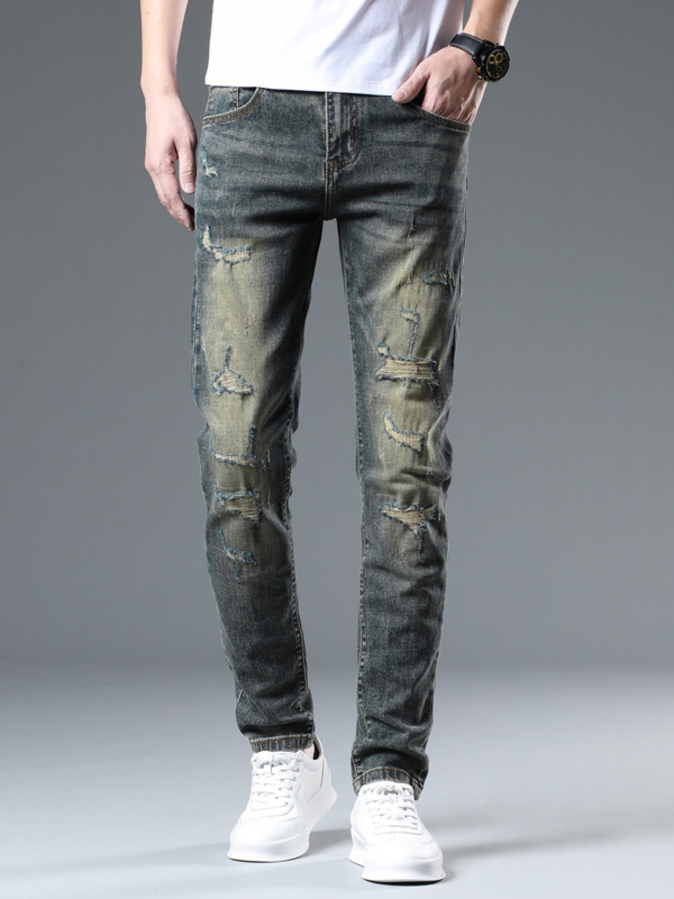 Men's Distressed Slim Fit Jeans