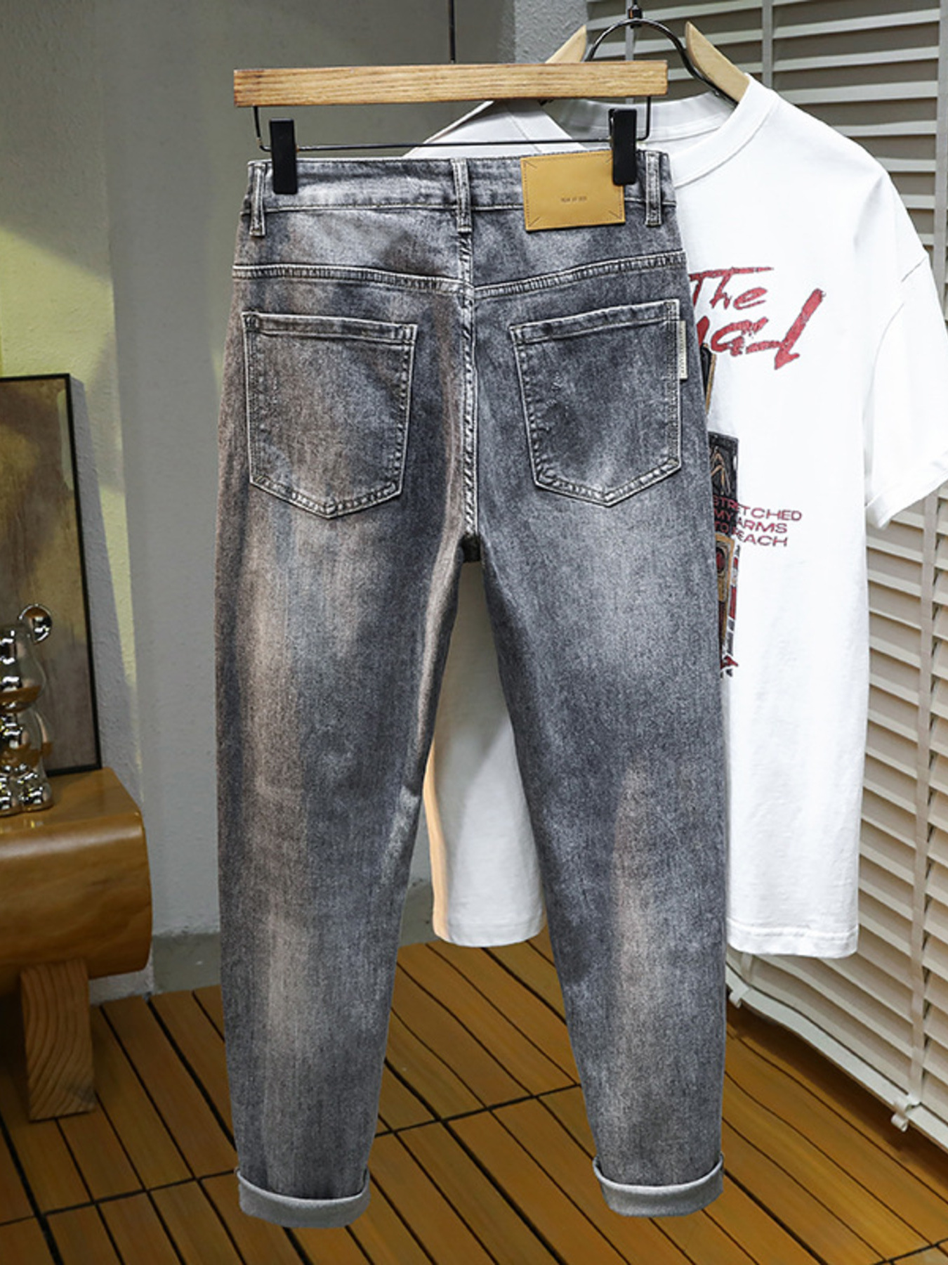 Men's Distressed Slim Fit Jeans