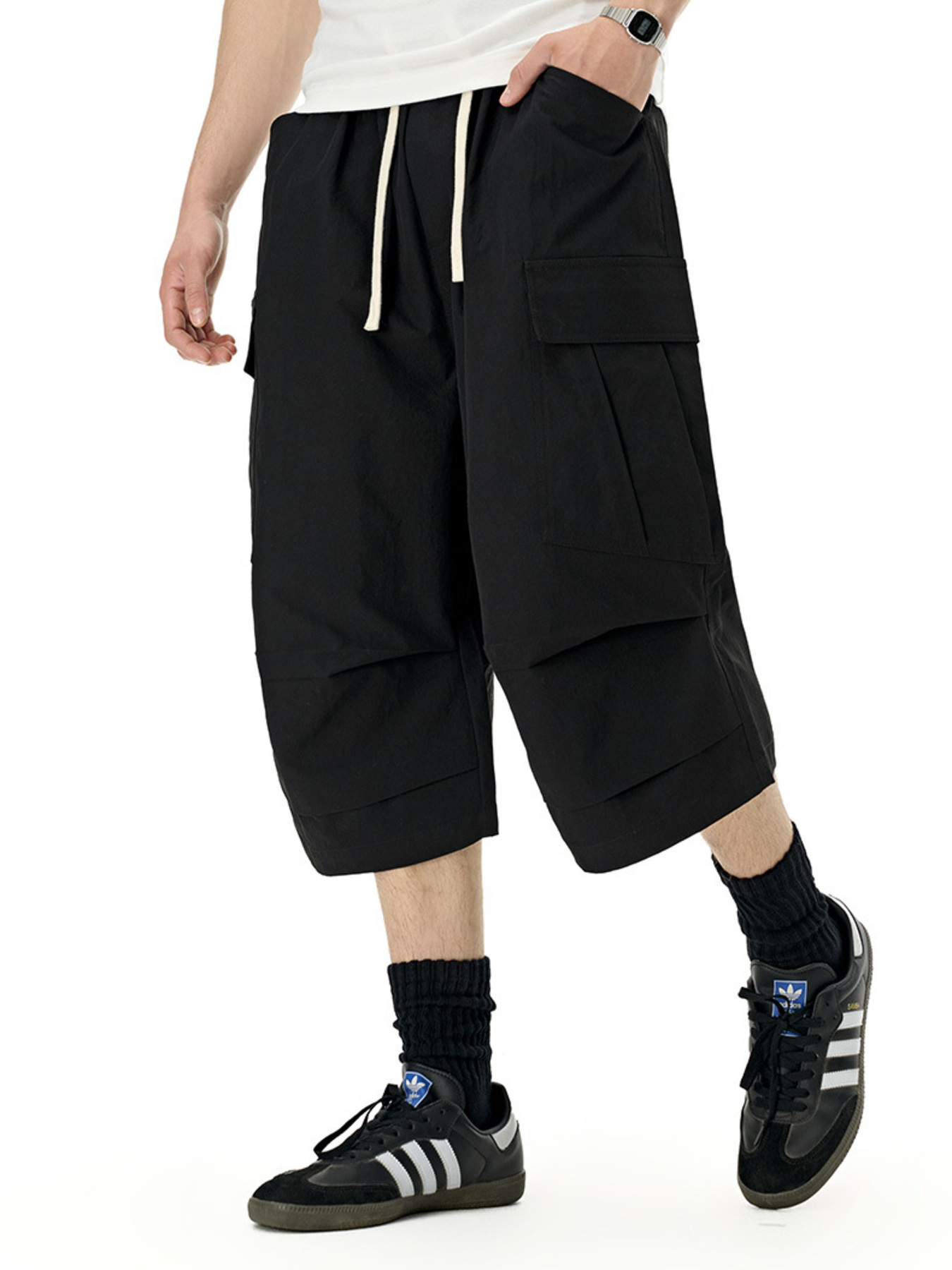 Men's Loose-Fit Cargo Shorts