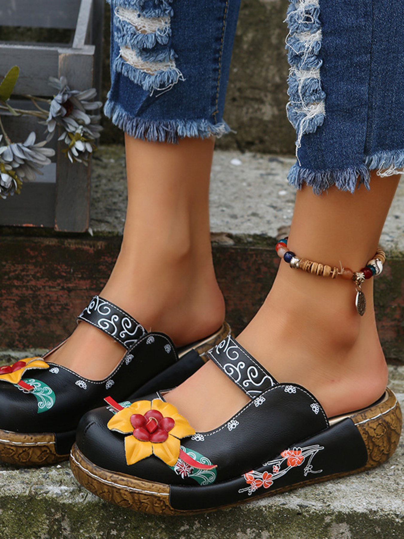 Flower Round Toe Sandals